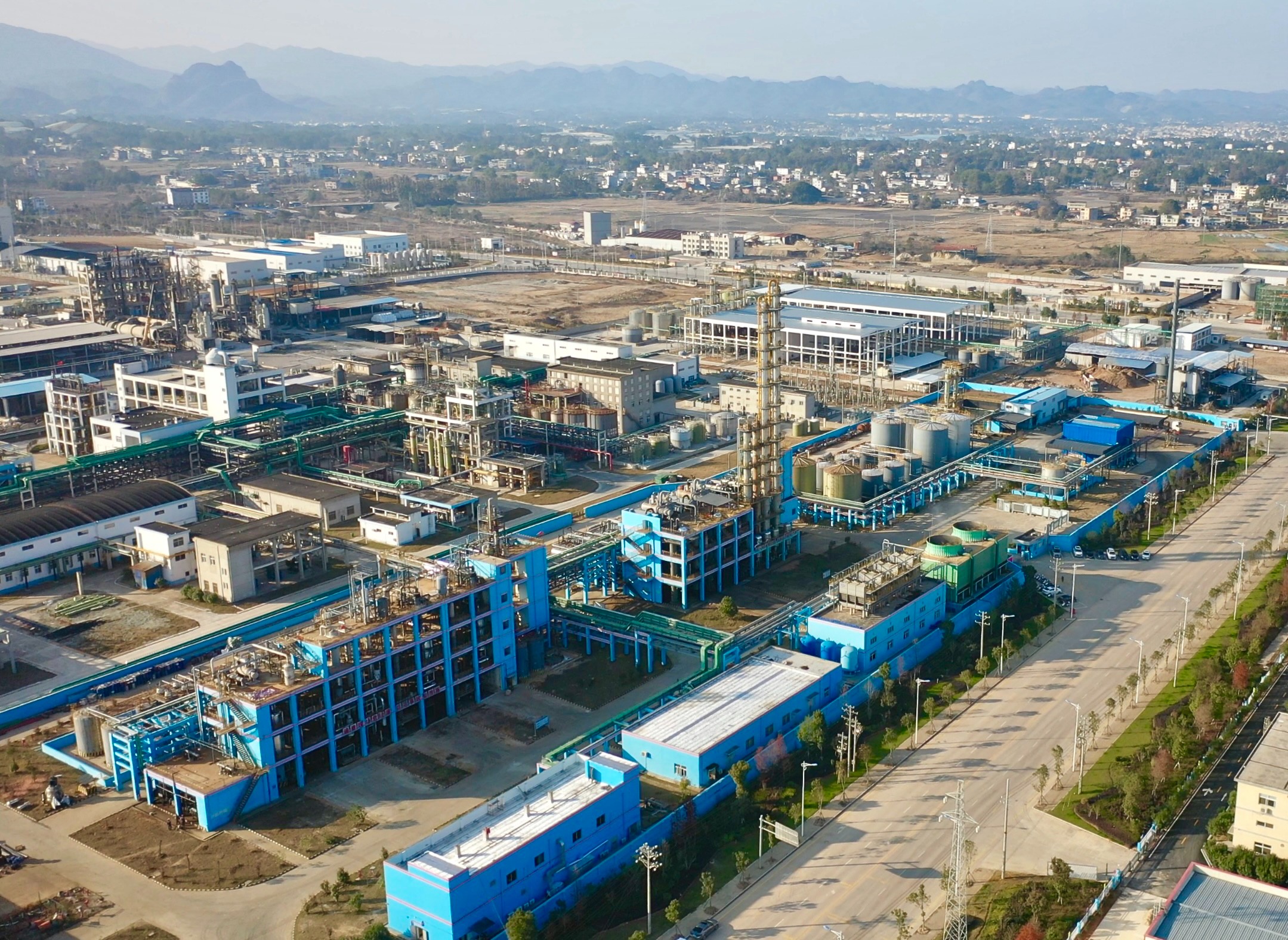 技术突破：大金氟化工电池材料及 PFA 回收项目完成验收