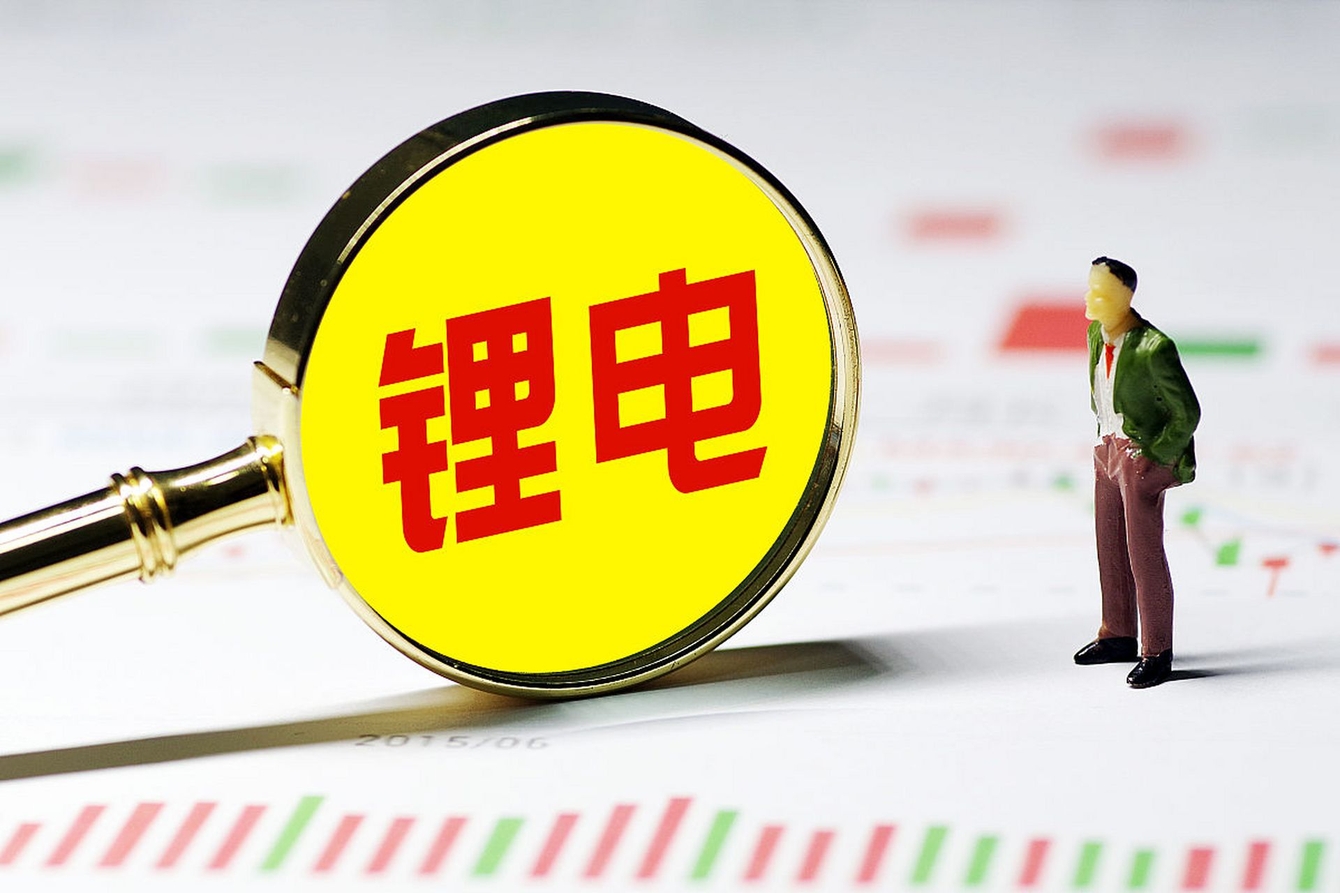 六氟磷酸锂引爆行情!两大龙头2025业绩迎复苏拐点
